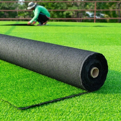 Synthetic grass rolls installation