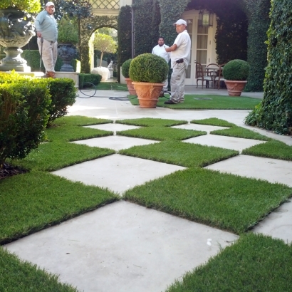 Putting Greens & Synthetic Lawn for Your Backyard in Otero County, New Mexico