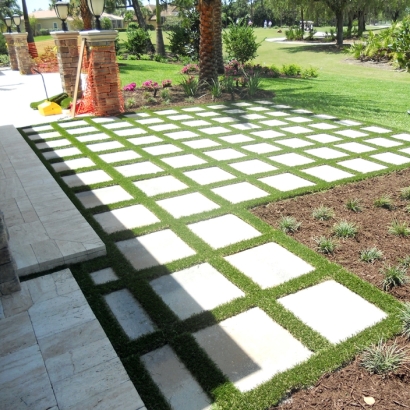 Putting Greens & Synthetic Lawn for Your Backyard in Otero County, New Mexico